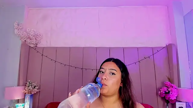 MollyBigBoobs12 online show from October 30, 2025, 9:01 pm