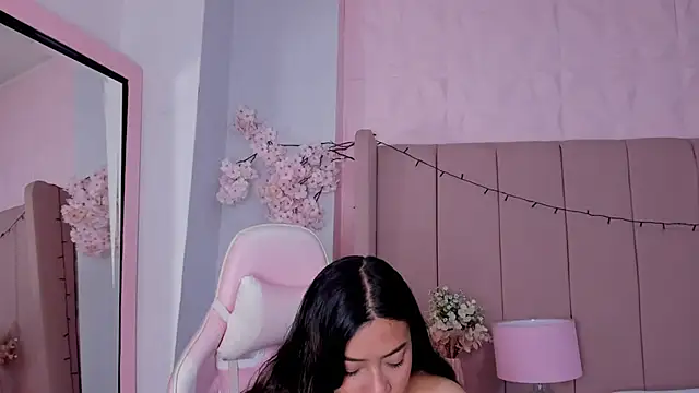 MollyBigBoobs12 online show from October 13, 2025, 9:05 pm