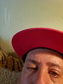 Snapshot of HeteroHotGuy1 chatting on September 17, 2025, 7:21 am HeteroHotGuy1 online show from September 17, 2025, 7:21 am