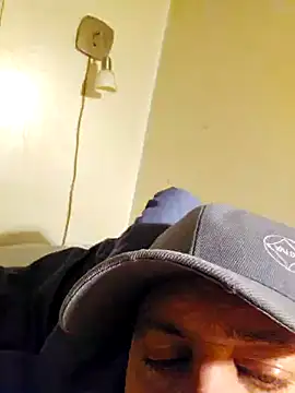 Snapshot of HeteroHotGuy1 chatting on January 30, 2025, 4:02 pm HeteroHotGuy1 online show from January 30, 2025, 4:02 pm