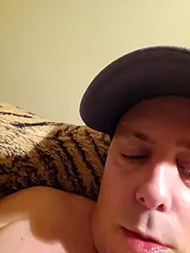 Snapshot of HeteroHotGuy1 chatting on March 21, 2025, 1:56 am HeteroHotGuy1 online show from March 21, 2025, 1:56 am