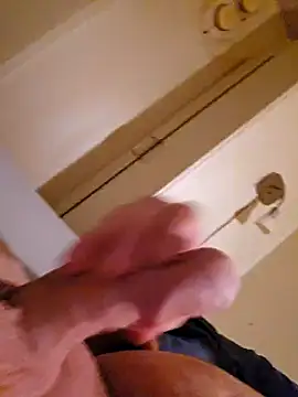 Snapshot of HeteroHotGuy1 chatting on January 30, 2025, 11:45 pm HeteroHotGuy1 online show from January 30, 2025, 11:45 pm