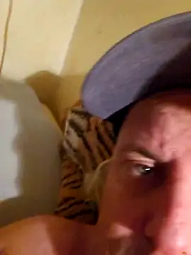 Snapshot of HeteroHotGuy1 chatting on February 24, 2025, 11:52 pm HeteroHotGuy1 online show from February 24, 2025, 11:52 pm