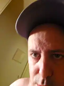 Snapshot of HeteroHotGuy1 chatting on January 20, 2025, 3:48 am HeteroHotGuy1 online show from January 20, 2025, 3:48 am