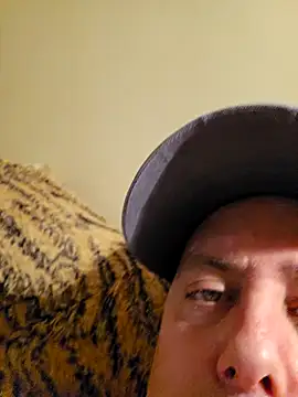 Snapshot of HeteroHotGuy1 chatting on January 23, 2025, 8:46 am HeteroHotGuy1 online show from January 23, 2025, 8:46 am