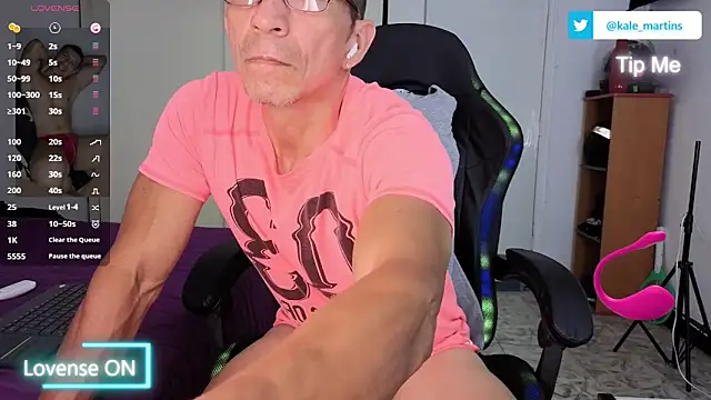Snapshot of KALE_19 chatting on June 5, 2026, 1:43 am KALE 19 online show from June 5, 2026, 1:43 am