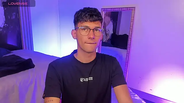 Snapshot of Alexx_tc chatting on March 24, 2026, 1:49 am Alexx tc online show from March 24, 2026, 1:49 am