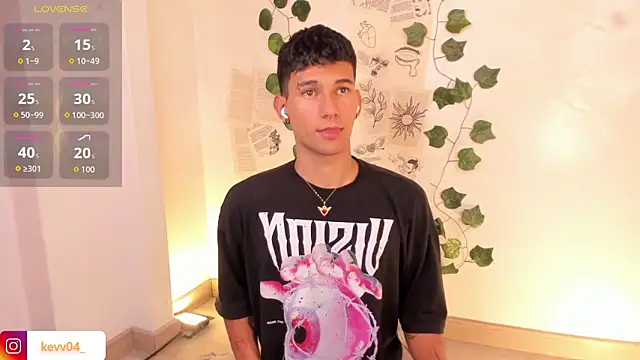 Snapshot of Alexx_tc chatting on February 13, 2026, 2:33 am Alexx tc online show from February 13, 2026, 2:33 am