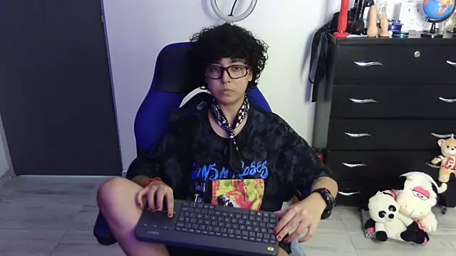 Snapshot of thomascooper7 chatting on April 3, 2026, 8:37 pm thomascooper7 online show from April 3, 2026, 8:37 pm