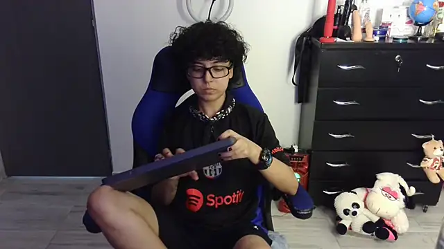 Snapshot of thomascooper7 chatting on April 13, 2026, 7:07 pm thomascooper7 online show from April 13, 2026, 7:07 pm