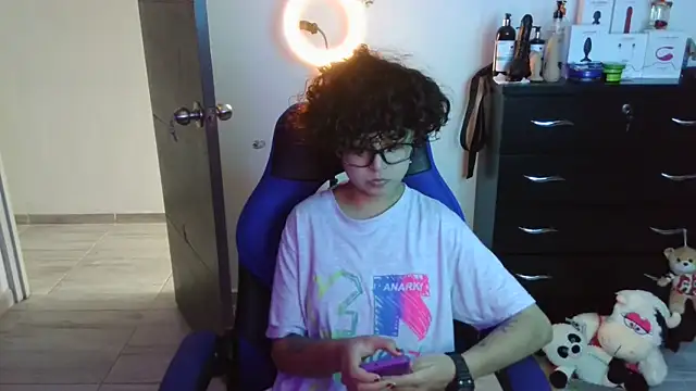 Snapshot of thomascooper7 chatting on October 10, 2025, 7:25 pm thomascooper7 online show from October 10, 2025, 7:25 pm