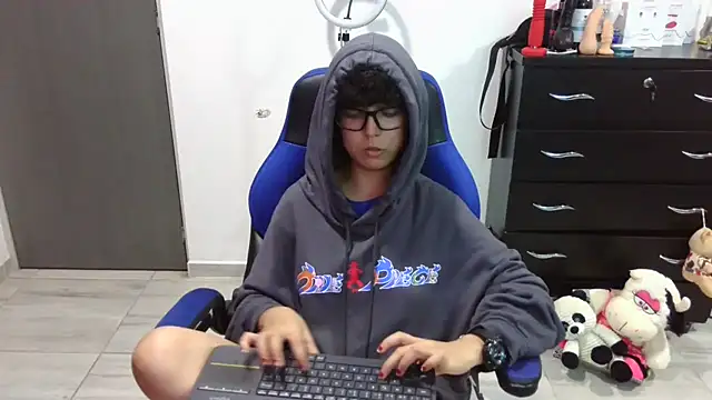 Snapshot of thomascooper7 chatting on March 12, 2026, 3:01 am thomascooper7 online show from March 12, 2026, 3:01 am