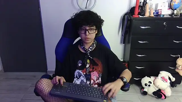 Snapshot of thomascooper7 chatting on April 10, 2026, 6:37 pm thomascooper7 online show from April 10, 2026, 6:37 pm