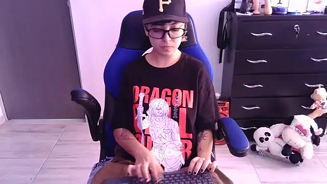 Snapshot of thomascooper7 chatting on November 22, 2025, 4:06 pm thomascooper7 online show from November 22, 2025, 4:06 pm