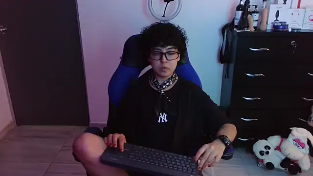 Snapshot of thomascooper7 chatting on February 20, 2026, 7:16 pm thomascooper7 online show from February 20, 2026, 7:16 pm