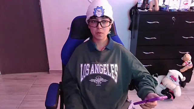 Snapshot of thomascooper7 chatting on November 21, 2025, 7:13 pm thomascooper7 online show from November 21, 2025, 7:13 pm