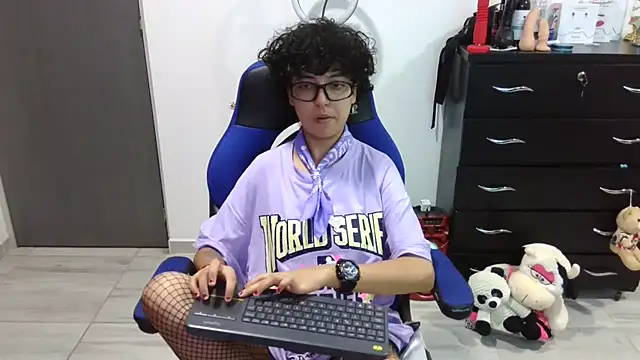 Snapshot of thomascooper7 chatting on March 13, 2026, 11:21 pm thomascooper7 online show from March 13, 2026, 11:21 pm