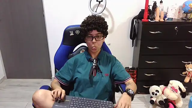 thomascooper7 online show from May 20, 2026, 8:06 pm