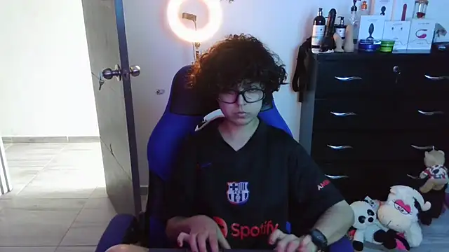 Snapshot of thomascooper7 chatting on October 21, 2025, 6:51 pm thomascooper7 online show from October 21, 2025, 6:51 pm