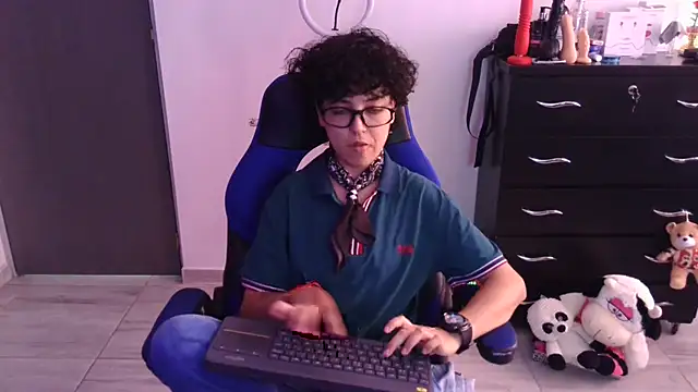 Snapshot of thomascooper7 chatting on March 17, 2026, 8:12 pm thomascooper7 online show from March 17, 2026, 8:12 pm