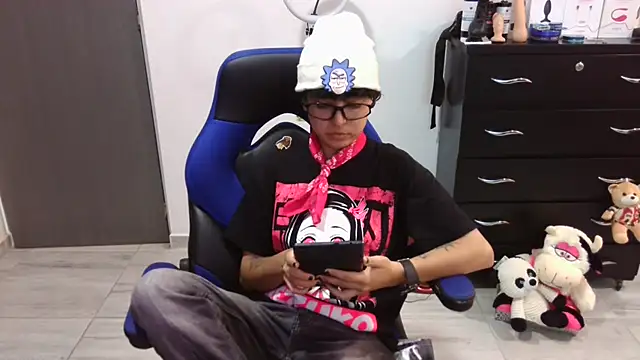 thomascooper7 online show from January 10, 2026, 7:20 pm