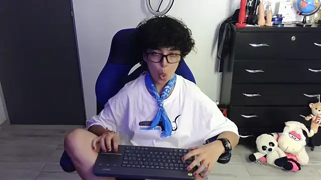 Snapshot of thomascooper7 chatting on April 4, 2026, 11:11 pm thomascooper7 online show from April 4, 2026, 11:11 pm