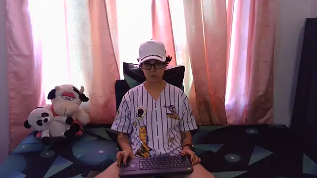 thomascooper7 online show from June 27, 2026, 7:42 pm
