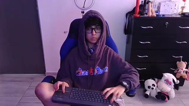 Snapshot of thomascooper7 chatting on March 5, 2026, 7:43 pm thomascooper7 online show from March 5, 2026, 7:43 pm