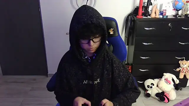 Snapshot of thomascooper7 chatting on April 11, 2026, 10:46 pm thomascooper7 online show from April 11, 2026, 10:46 pm