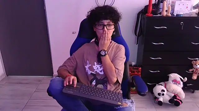 Snapshot of thomascooper7 chatting on March 15, 2026, 6:26 pm thomascooper7 online show from March 15, 2026, 6:26 pm