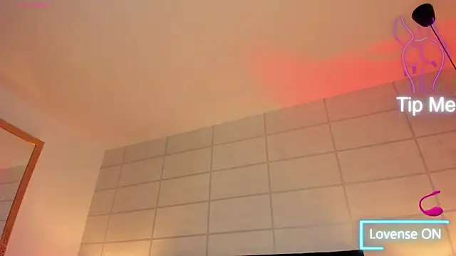 Snapshot of Christine_Laam chatting on September 30, 2025, 12:44 pm Christine Laam online show from September 30, 2025, 12:44 pm