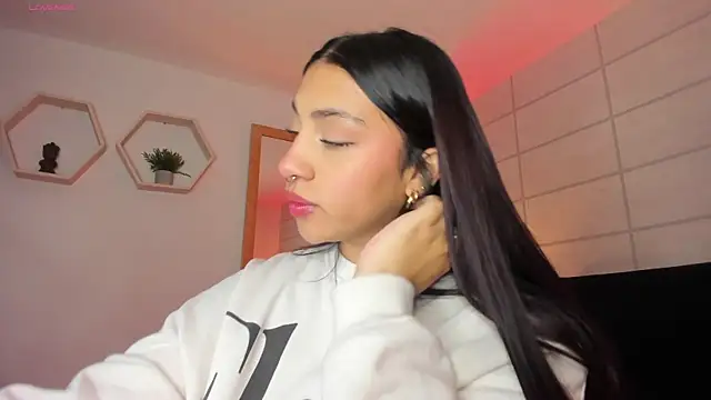 Snapshot of Christine_Laam chatting on September 16, 2025, 11:55 am Christine Laam online show from September 16, 2025, 11:55 am