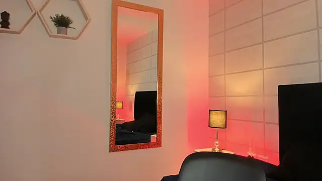 Snapshot of Christine_Laam chatting on October 10, 2025, 12:06 pm Christine Laam online show from October 10, 2025, 12:06 pm