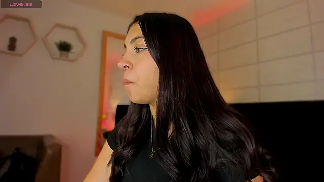 Snapshot of Christine_Laam chatting on September 29, 2025, 12:11 pm Christine Laam online show from September 29, 2025, 12:11 pm