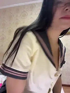 ssyyds8866 online show from April 17, 2026, 7:44 am