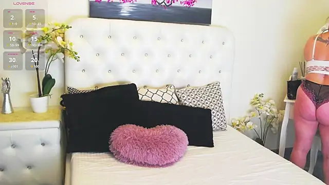 Snapshot of Ysabell01 chatting on April 14, 2026, 4:28 am Ysabell01 online show from April 14, 2026, 4:28 am