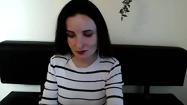 Snapshot of LaimaV_ chatting on April 7, 2026, 7:59 pm LaimaV online show from April 7, 2026, 7:59 pm