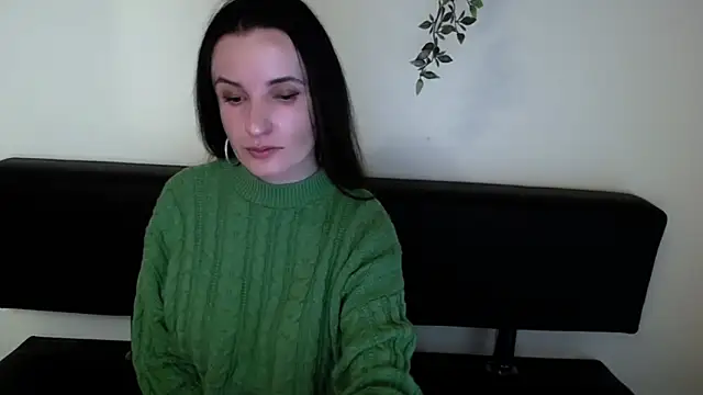 Snapshot of LaimaV_ chatting on April 13, 2026, 9:19 pm LaimaV online show from April 13, 2026, 9:19 pm