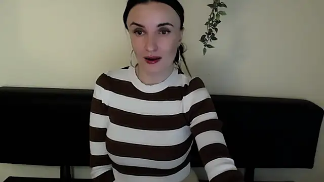 Snapshot of LaimaV_ chatting on April 12, 2026, 8:56 pm LaimaV online show from April 12, 2026, 8:56 pm