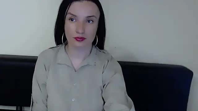 LaimaV  online show from May 5, 2026, 5:16 pm