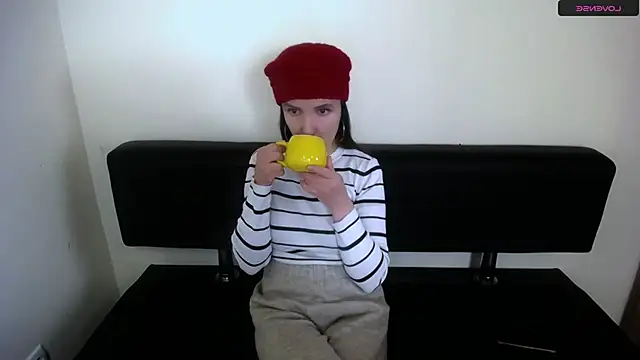 Snapshot of LaimaV_ chatting on February 8, 2026, 10:46 am LaimaV online show from February 8, 2026, 10:46 am