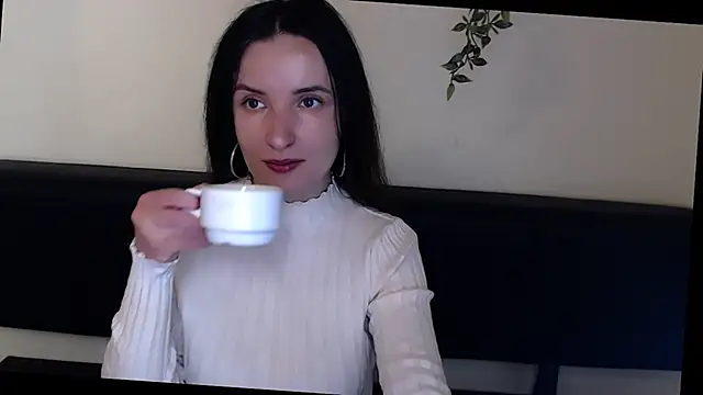 LaimaV  online show from May 2, 2026, 9:58 am