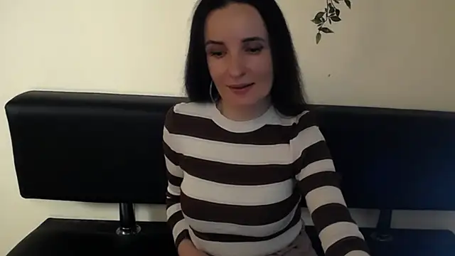 Snapshot of LaimaV_ chatting on April 6, 2026, 6:09 pm LaimaV online show from April 6, 2026, 6:09 pm