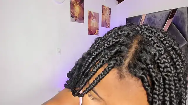 Snapshot of Milan_ebony chatting on February 28, 2026, 1:00 pm Milan ebony online show from February 28, 2026, 1:00 pm