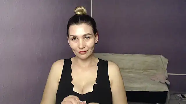  sexy lady online show from October 14, 2025, 1:34 pm