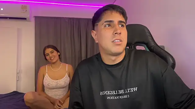 Snapshot of dereckbrownn chatting on January 30, 2025, 3:22 am dereckbrownn online show from January 30, 2025, 3:22 am