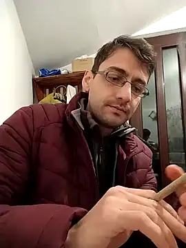 Snapshot of HungEddy chatting on January 5, 2025, 8:52 pm HungEddy online show from January 5, 2025, 8:52 pm