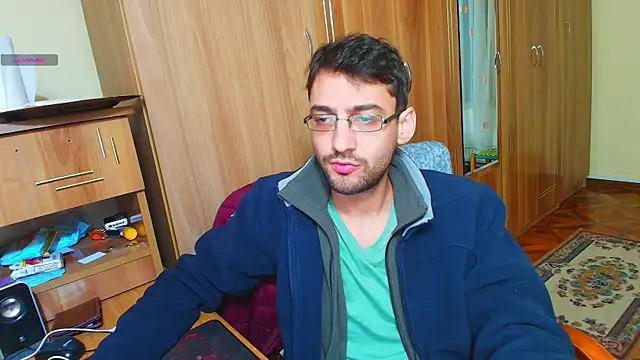 Snapshot of HungEddy chatting on December 31, 2024, 8:34 pm HungEddy online show from December 31, 2024, 8:34 pm