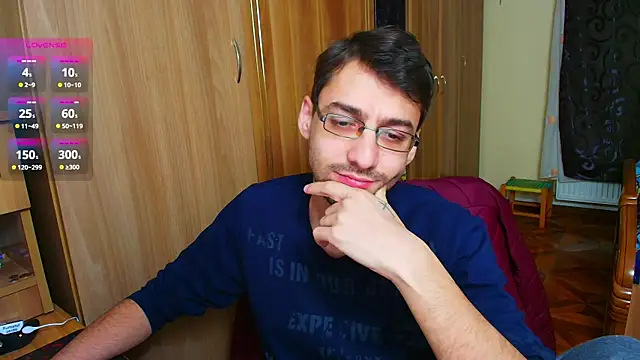 Snapshot of HungEddy chatting on January 17, 2025, 10:23 pm HungEddy online show from January 17, 2025, 10:23 pm