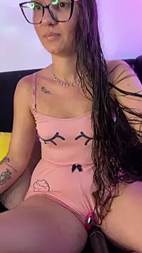 DianaSartori online show from April 11, 2026, 8:34 pm